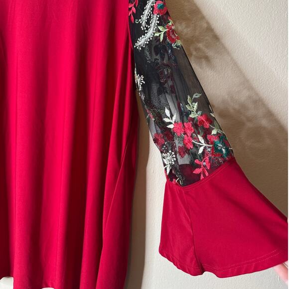 Ali Miles Plus 1X Red Jersey Floral Embroidered Sheer Bell Sleeve Blouse - Picture 4 of 7